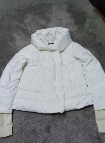 센소유니코 화이트 다운 자켓