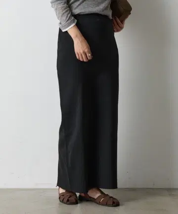 [ 새상품 ] 에스테르얀 펜슬 스커트 S 사이즈