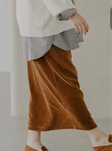 코듀로이 브라운 타이트 스커트