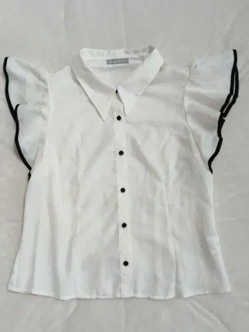 JILLbyJILLSTUART 프릴 소매 화이트 셔츠