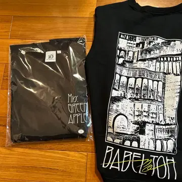 S 사이즈 Mrs. GREEN APPLE 바벨탑 롱 T