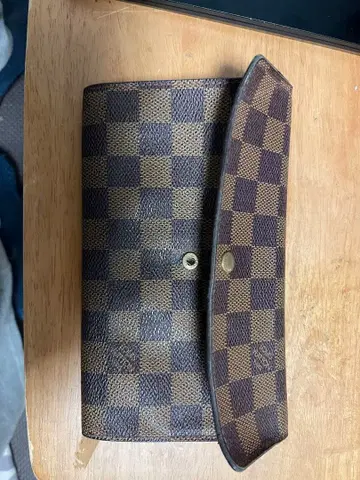 다미에 패턴 브라운 가죽 장지갑