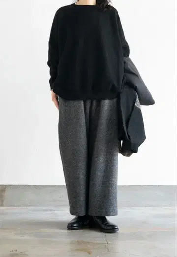 미사용 새상품 고쉬 소프트 멜톤 와이드 팬츠 그레이