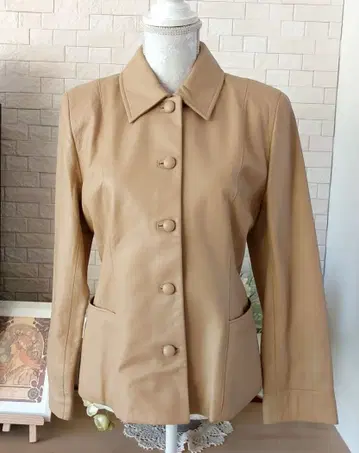 새상품급 택 포함 베이지 양가죽 자켓