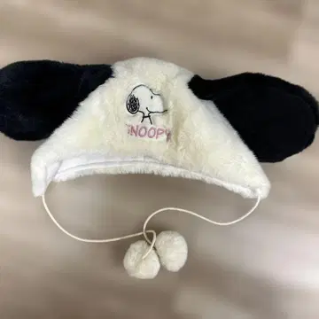스누피 귀 달린 퍼 햇