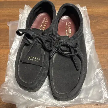 CLARKS ORIGINALS 블랙 스웨이드 신발