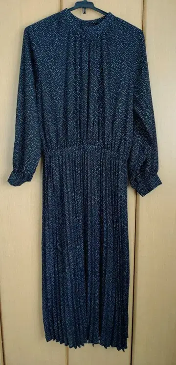 새상품 그로브 도트 무늬 긴팔 쉬폰 원피스