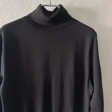 바니스뉴욕 터틀넥 니트 스웨터