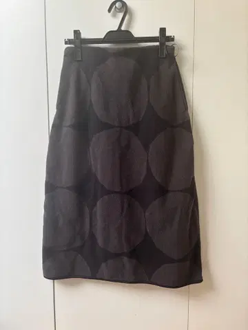 UNIQLO x 마리메꼬 콜라보 플리스 스커트 (미사용)