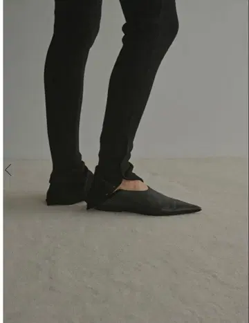 에트레 도쿄 헴 버튼 니트 레깅스 블랙 M