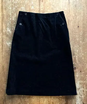 미사용 새상품 마가렛호웰 코듀로이 스커트 블랙 L