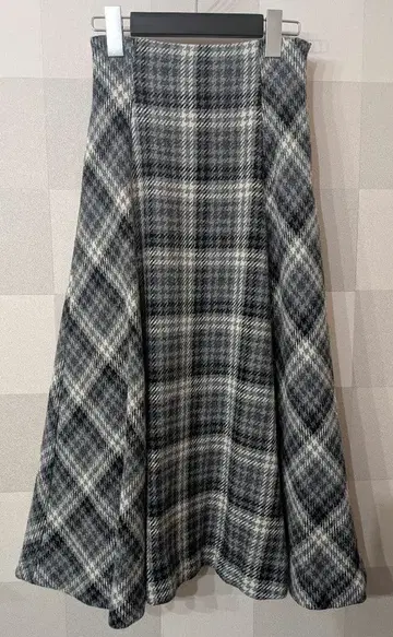 스윙글 로빙 체크 플레어 스커트 겨울