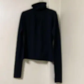 새상품 언타이틀 블랙 울 100% 터틀넥 긴팔 상의 S