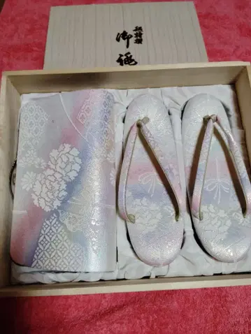 일본 의류 신발과 클러치백 세트