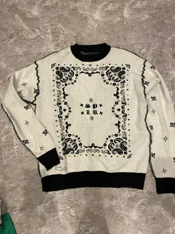 SUPPLIER 반다나풍 니트 스웨터 M 사이즈