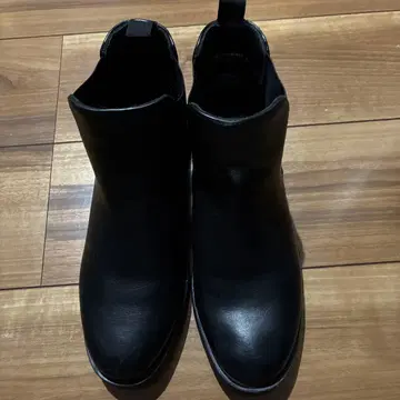 블랙 부츠 UNIQLO