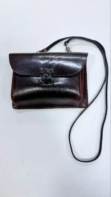 BACKLASH 가죽 파우치