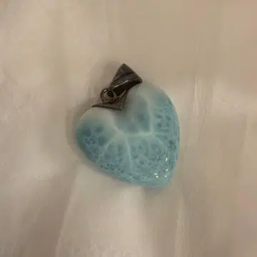 라리마 펜던트 탑