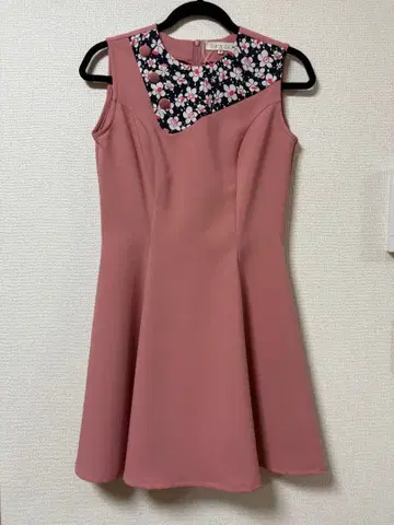 [ 미사용 새상품 ] 스타브링크 starblinc 슬리브리스 원피스