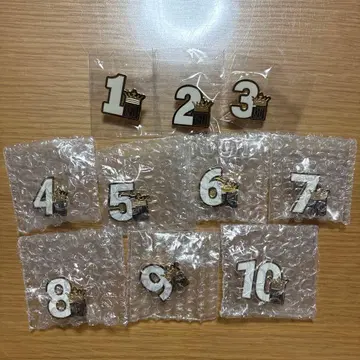 KREVA 핀 배지 세트