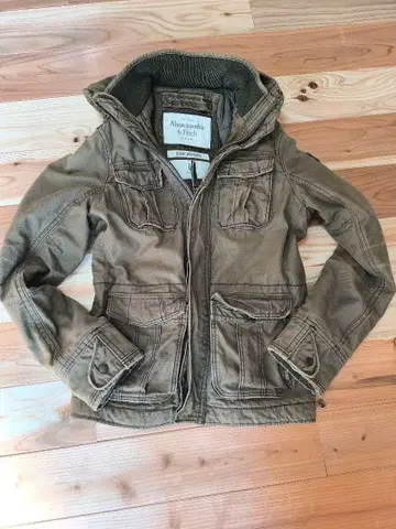 Abercrombie & Fitch Giant Mountain L