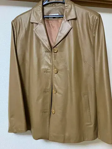 베이지 가죽 자켓