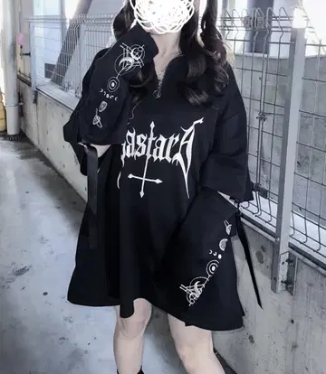 그래픽 프린트 긴팔 하프 지퍼 상의