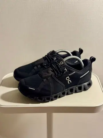 On 온 Cloud 5 Waterproof 블랙 23.5cm