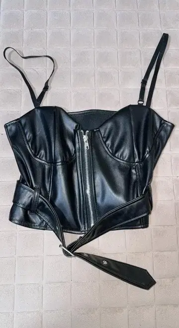 블랙 합성 피혁 뷔스티에