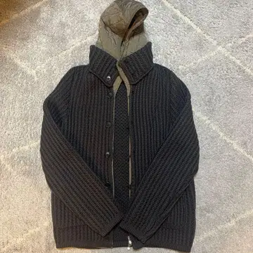 C.P. COMPANY 후드 부착 자켓 사이즈 4