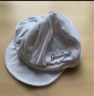 Yankees 화이트캡 MLB 로고 포함