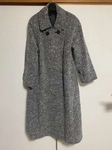 그레이 계열 더블 브레스트 롱 코트