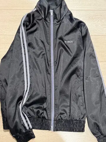 NERDY 블랙 집업 자켓