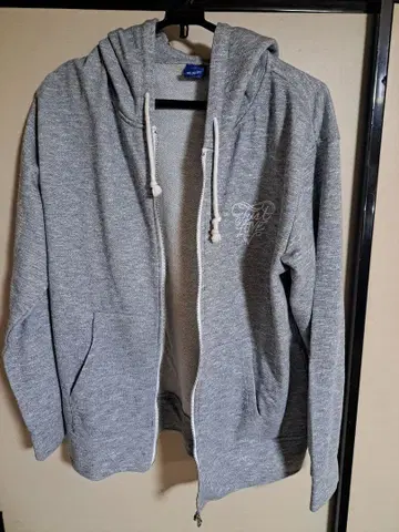 니시노 카나 후드티