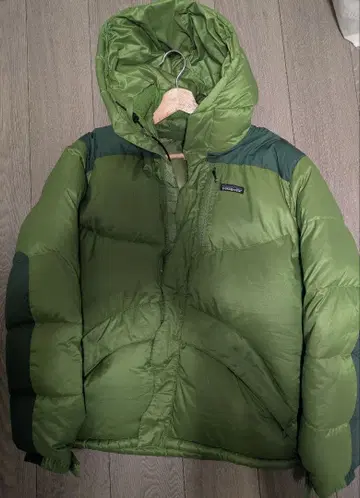Patagonia 다운 후드티 downparka 게코우 그린 xs