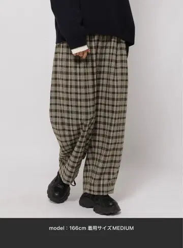 트윌 체크 턱 팬츠 nikoand -