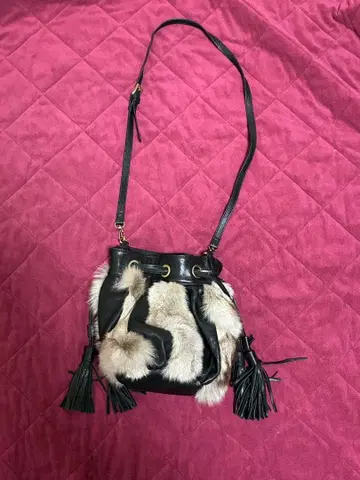 프린지 달린 버킷형 숄더백 ROSE BUD