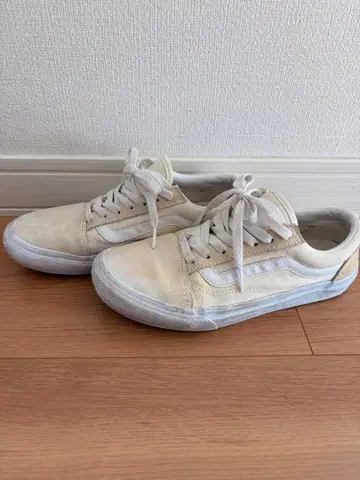 Vans 크림색 스니커즈