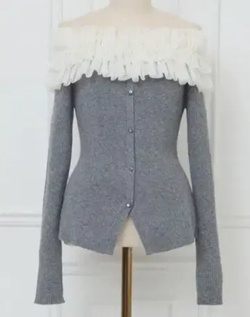 MISTREASS 미스트레아스 오프숄더 니트