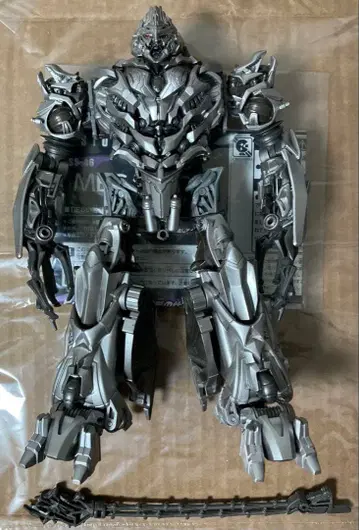 ss-46 메가트론 스튜디오 시리즈