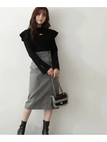 라메 트위드 프론트 버튼 타이트 스커트 프로포션 바디 드레싱 M