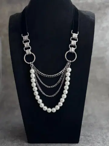 벨로아 리본과 스테인리스 체인의 목걸이