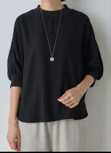 비어즐리 니트 편의점 블라우스