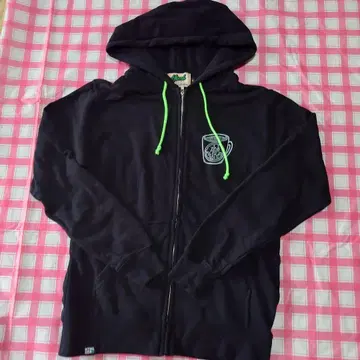 HTML03 가챠핑 콜라보 후드티 키야부 유타카