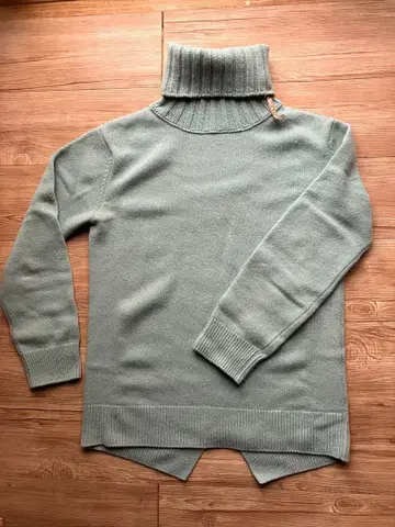 두지엠 클라세 JADE 터틀넥 니트 톤 다운 블루 캐시미어 혼방