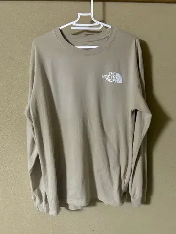 THE NORTH FACE 베이지 긴팔 T셔츠