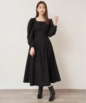 [택 포함 새상품] 노엘라 허리 턱 스퀘어 넥 원피스