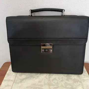 LE TANNEUR 블랙 클러치백 미사용