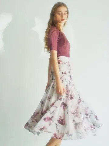 [택 포함 새상품] 노엘라 하트넥 니트 꽃무늬 샤이니 스커트