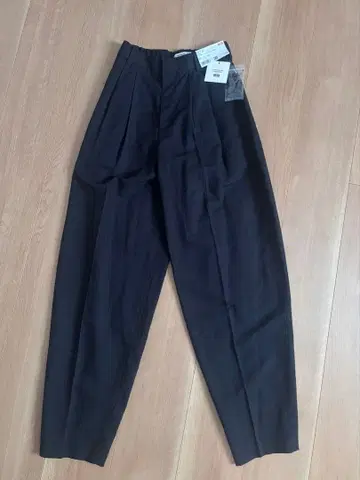 유니클로 UNIQLO 린넨 브랜드 배럴 레그 팬츠